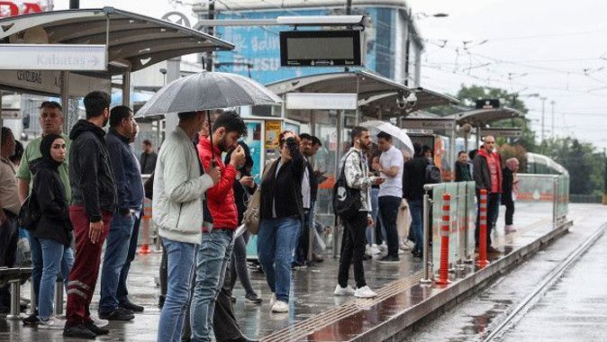 Meteoroloji&#039;den 34 kent için sarı alarm! İstanbul, Ankara, Bursa dikkat... Çok kuvvetli geliyor (12 Haziran 2022 hava durumu)