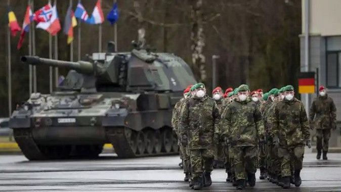 NATO, Rusya tehdidine karşılık 300 bin askeri alarma geçiriyor