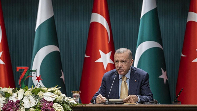 Pakistan Başbakanı Ankara&#039;da... Cumhurbaşkanı Erdoğan: Ticaret hedefi 5 milyar dolar