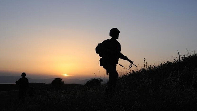 PKK&#039;da çözülme sürüyor: 4 terörist daha teslim oldu
