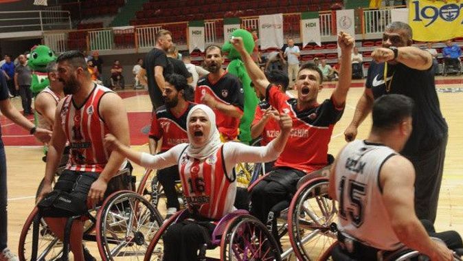 Tekerlekli Sandalye Basketbol Süper Ligi... Gazişehir Gaziantep - Fenerbahçe serisinde 1-1 eşitlik var