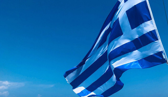 Yunanistan&#039;a uyarı: Sistemlerini çökertir başlarına yıkarız
