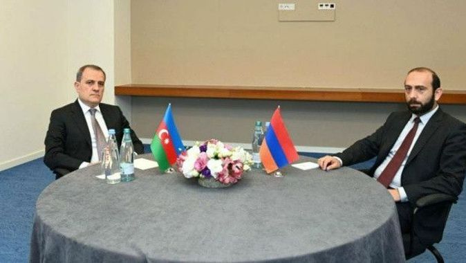 Azerbaycan Dışişleri Bakanı Bayramov, Ermenistanlı mevkidaşı Mirzoyan ile görüştü