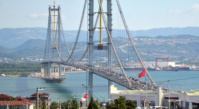 Bakan Karaismailoğlu açıkladı: Osmangazi Köprüsü&#039;nde araç geçiş rekoru