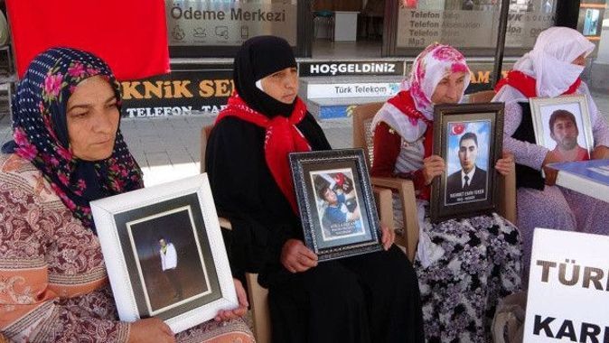 Evlat nöbetindeki annelerden Kılıçdaroğlu’na &#039;Demirtaş&#039; tepkisi