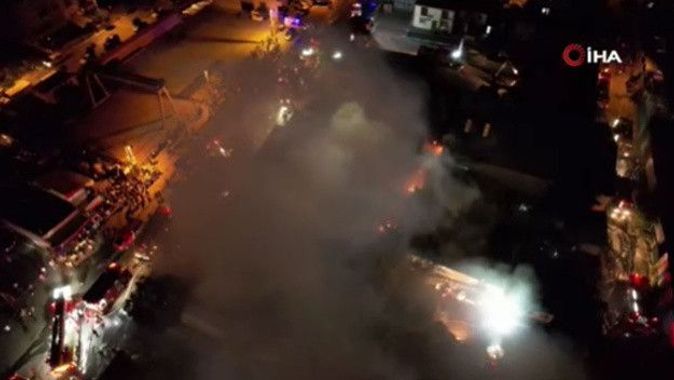 İstanbul Avcılar&#039;da korkutan fabrika yangını