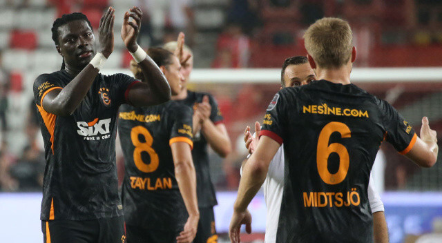 Bafetimbi Gomis kalıyor! Antalyaspor&#039;a attığı gol yönetimin fikrini değiştirdi