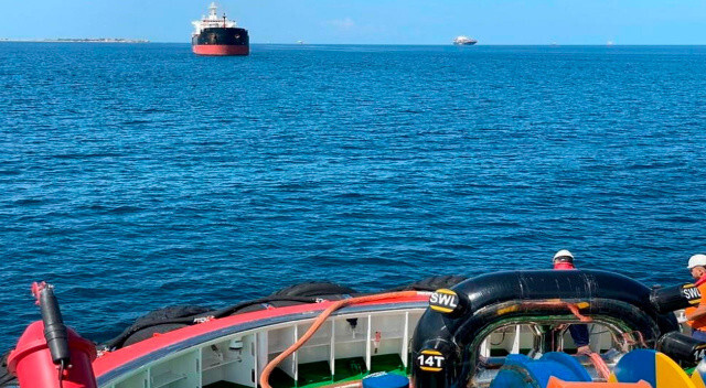 Çanakkale Boğazı&#039;nda 83 metrelik tanker gemisi arızalandı