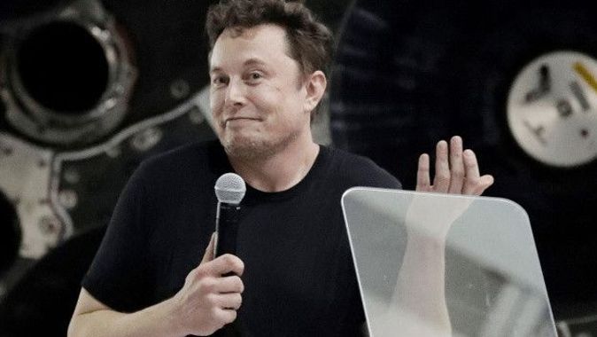 Elon Musk&#039;tan Twitter&#039;ı satın alma hamlesi! 7 milyar dolarlık Tesla hissesi sattı