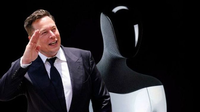 Elon Musk Tesla Optimus&#039;u anlattı: &#039;Herkes anne babasına insansı robot hediye edecek&#039;