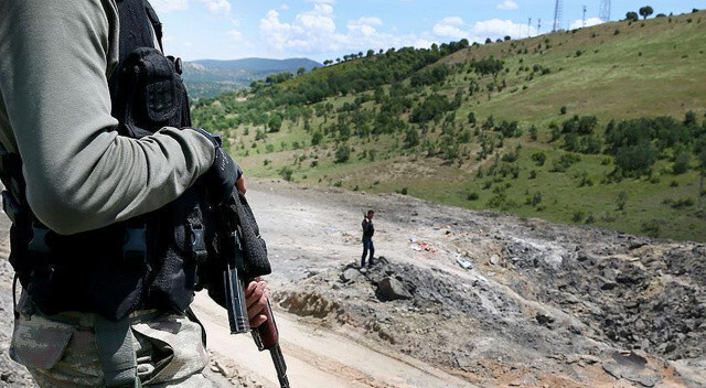 İkna çalışmaları sonucu 2 PKK&#039;lı daha teslim oldu