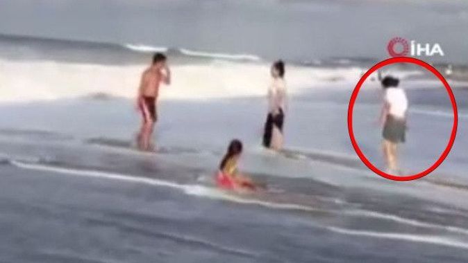 Sakarya’da acı olay! Denizde dalgalara kapılan 13 yaşındaki çocuğun cansız bedeni bulundu