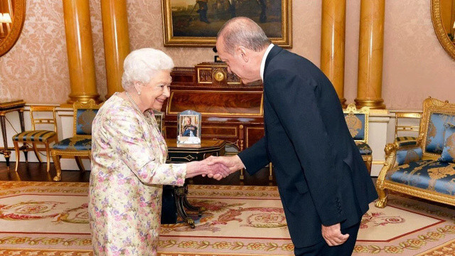 Cumhurbaşkanı Erdoğan&#039;dan Kraliçe Elizabeth için taziye mesajı