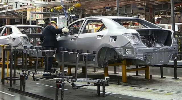 Japon otomobil devi Toyota, Rusya&#039;daki fabrikasını kapattı