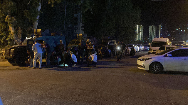 Mersin’de polisevine terör saldırısı, 1 polisimiz şehit düştü