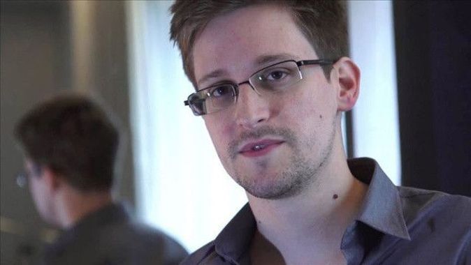 Putin, istihbarat bilgilerini sızdıran Edward Snowden&#039;a vatandaşlık verdi