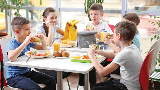 Sağlıksız beslenme okul hayatını etkiliyor! Uzman diyetisyenden uyarılar