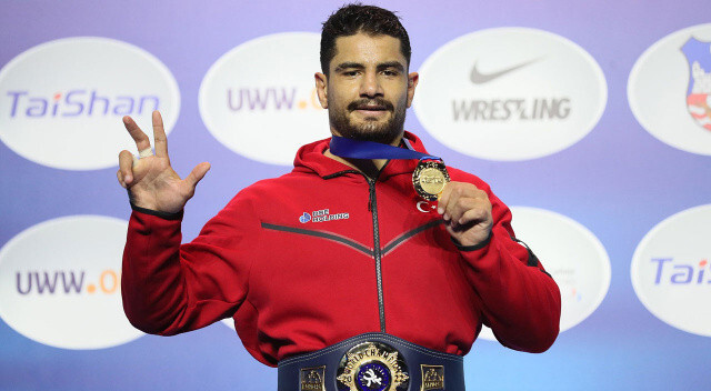 Taha Akgül 3. kez Dünya şampiyonu! 7 yıl sonra gelen altın madalya