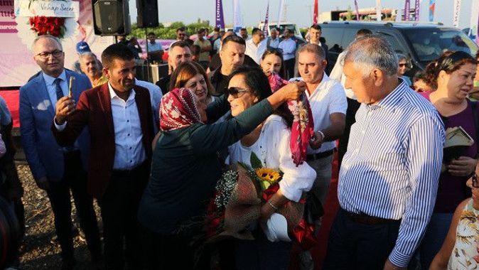 Türkan Şoray&#039;a şok sözler: Bak kendine, Fatma Girik gibi ölme
