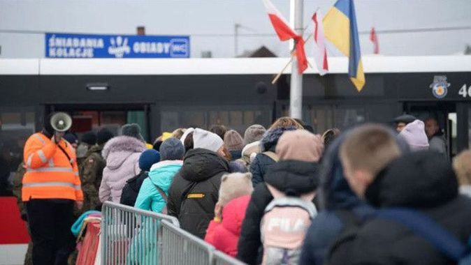Suriyeliye kapanan sınır Ukraynalılara açıldı!