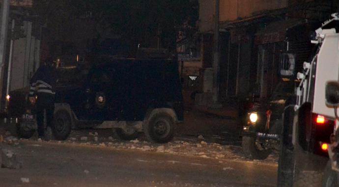 Siirt'te provokatörlere polis müdahalesi Siirt'te provokatörlere polis müdahalesi