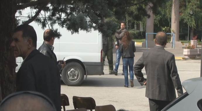 Ankara Garı önündeki şüpheli paketten zeytin çıktı Ankara Garı önündeki şüpheli paketten zeytin çıktı