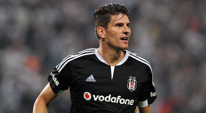 Alman taraftarlar 'Mario Gomez' dedi Alman taraftarlar 'Mario Gomez' dedi