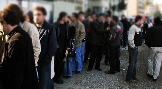 İşsizlik başvuruları Eylül'de yüzde 35 azaldı İşsizlik başvuruları Eylül'de yüzde 35 azaldı