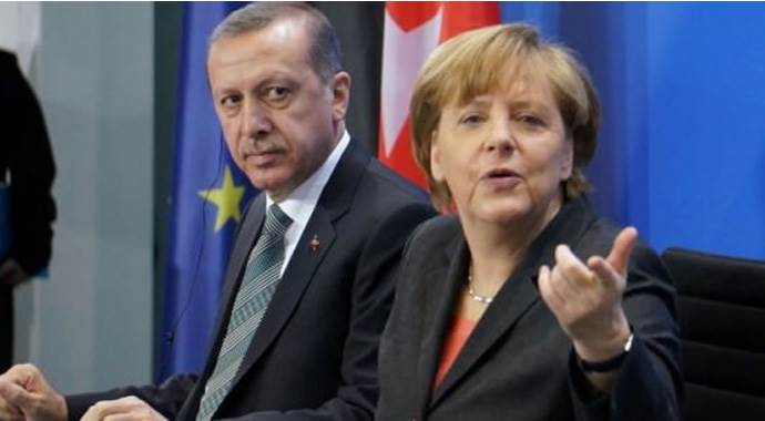 Merkel'den U dönüşü! Türkiye'nin istediği oluyor
Merkel'den U dönüşü! Türkiye'nin istediği oluyor
