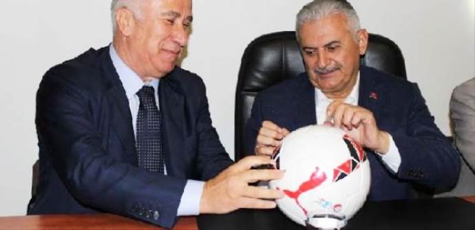 Binali Yıldırım'dan Karşıyaka'ya ziyaret Binali Yıldırım'dan Karşıyaka'ya ziyaret