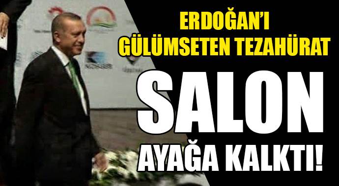 Erdoğan'ı gülümseten tezahürat
Erdoğan'ı gülümseten tezahürat