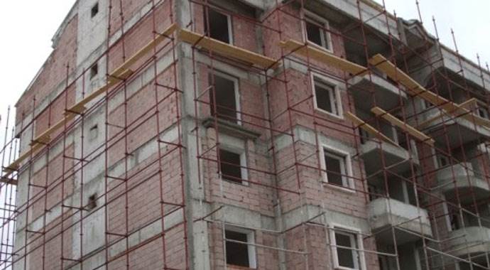Burdur&#039;da inşaat iskelesi çöktü: 6 yaralı