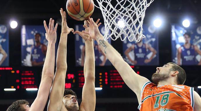 Banvit'ten Efes'e son saniye 3'lüğü! Banvit'ten Efes'e son saniye 3'lüğü!