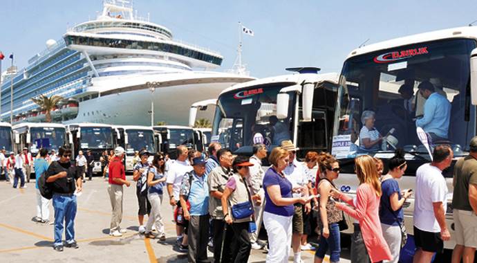 Turizm geliri azaldı