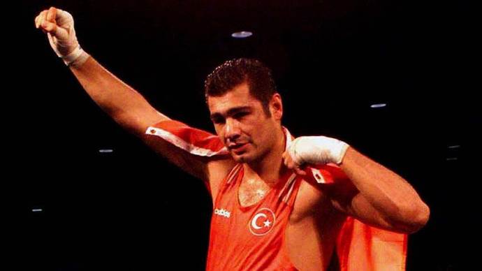 Sinan Şamil Sam son yolculuğuna uğurlanıyor
