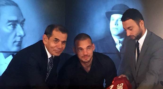 Ve Sneijder imzaladı! Ve Sneijder imzaladı!