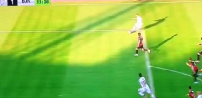 Beşiktaş'ın golünde büyük tartışma! Beşiktaş'ın golünde büyük tartışma!