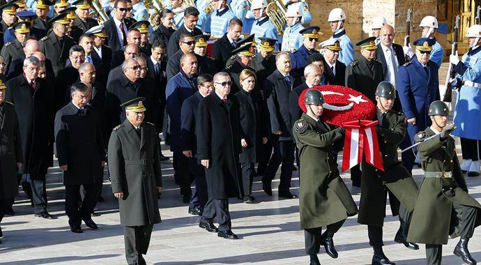 Devlet erkanı Atatürk'ü andı Devlet erkanı Atatürk'ü andı