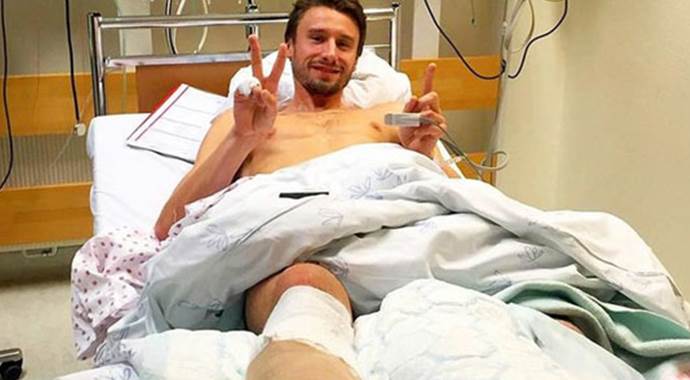 Önce bacağını kırdı, sonra tedavisini yaptı