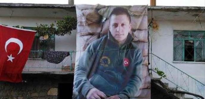 Şehidin evine yürekleri dağlayan fotoğraf
