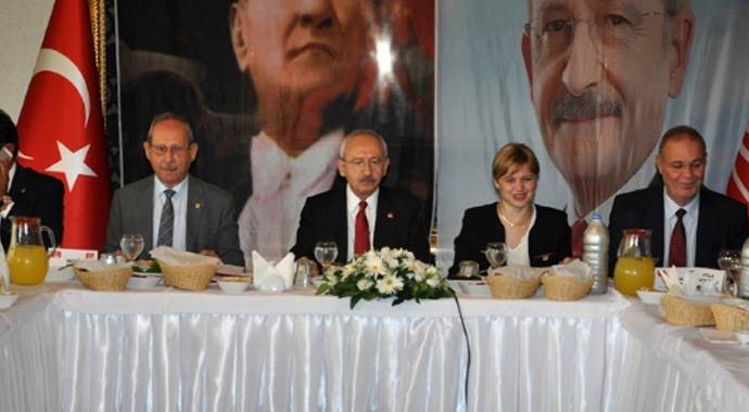 Kılıçdaroğlu iş adamlarıyla görüştü Kılıçdaroğlu iş adamlarıyla görüştü