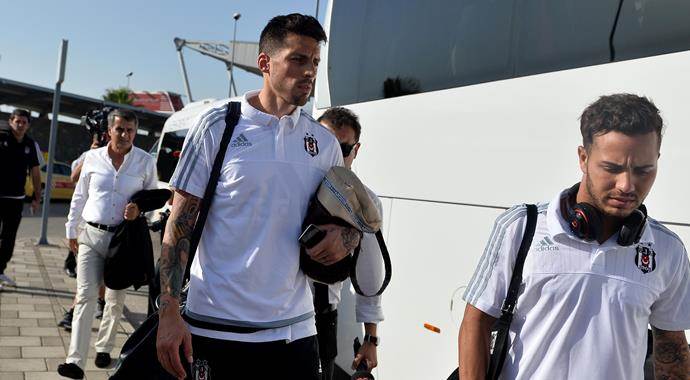 Beşiktaş kafilesi Arnavutluk'ta Beşiktaş kafilesi Arnavutluk'ta