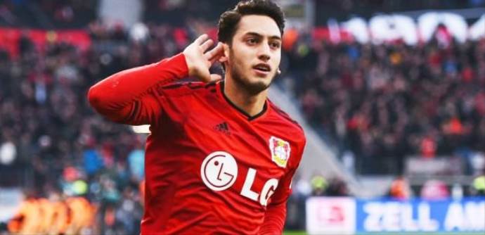 UEFA'dan Çalhanoğlu'na büyük onur UEFA'dan Çalhanoğlu'na büyük onur