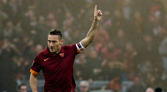 Totti'den 300'üncü gol Totti'den 300'üncü gol