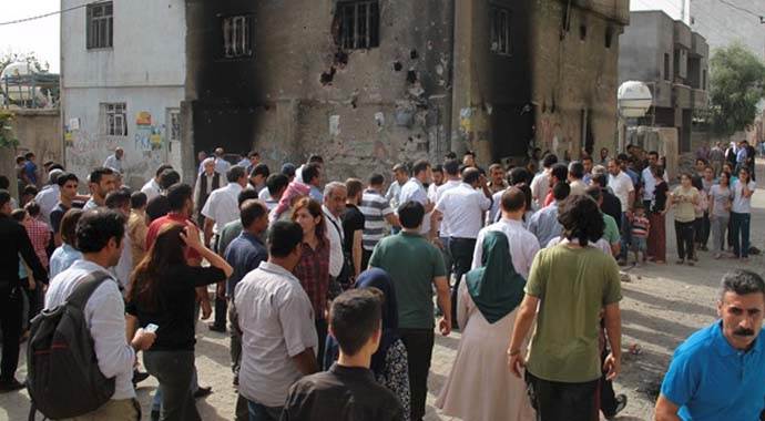 HÜDA-PAR'lı ailenin evine PKK'lılardan saldırı! HÜDA-PAR'lı ailenin evine PKK'lılardan saldırı!