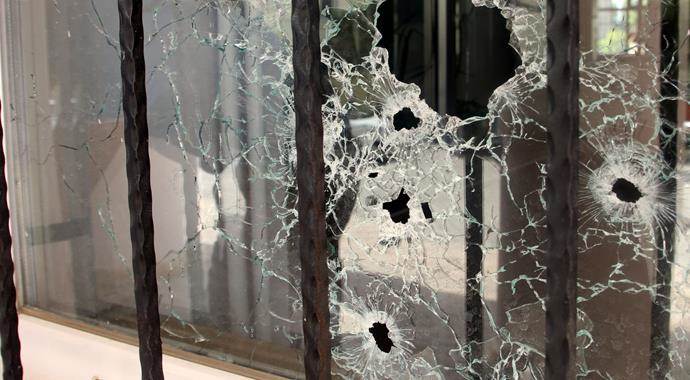 PKK'dan liseye bombalı saldırı PKK'dan liseye bombalı saldırı