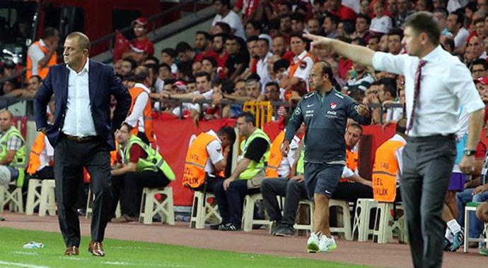 Fatih Terim ile Pahars arasında gerginlik Fatih Terim ile Pahars arasında gerginlik