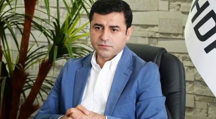Oy kaybını gören Demirtaş çark etti