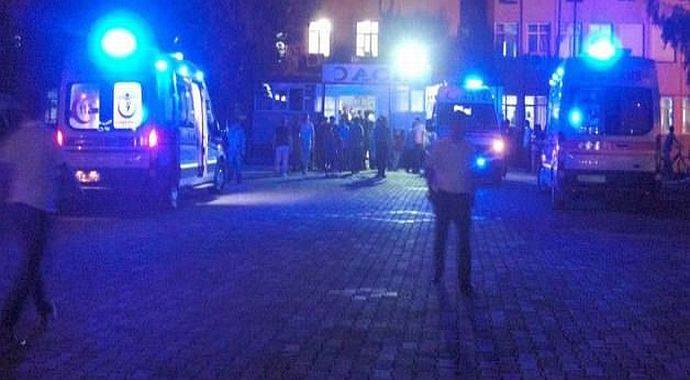 Askeri araç devrildi: 3 asker yaralı