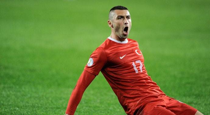 Burak Yılmaz adını efsaneler arasına yazdırdı Burak Yılmaz adını efsaneler arasına yazdırdı
